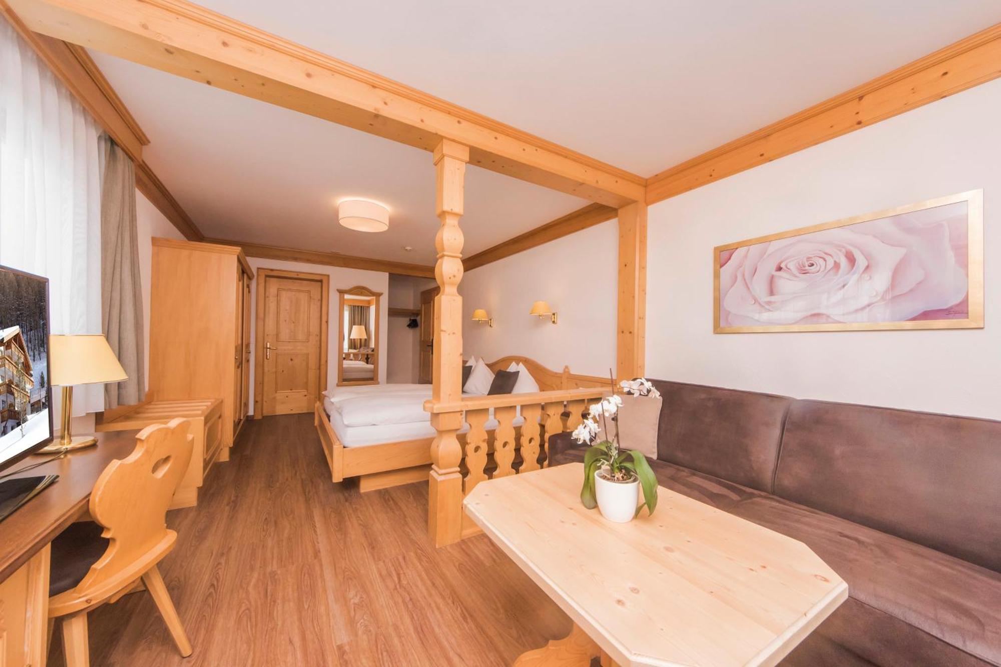 Waldpark Hotel Garni Samnaun Room photo
