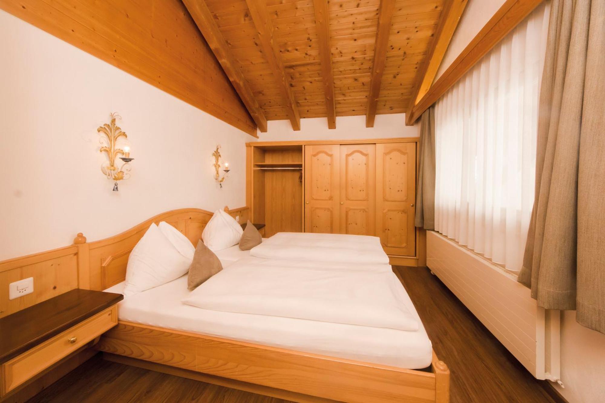 Waldpark Hotel Garni Samnaun Room photo